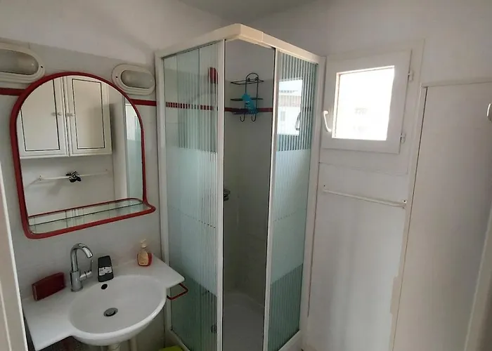 Dans Securisee Vue Piscine