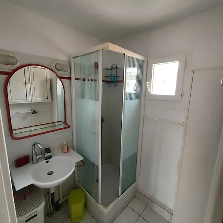 Appartement dans résidence sécurisée vue piscine, 3ème étage ss ascenseur