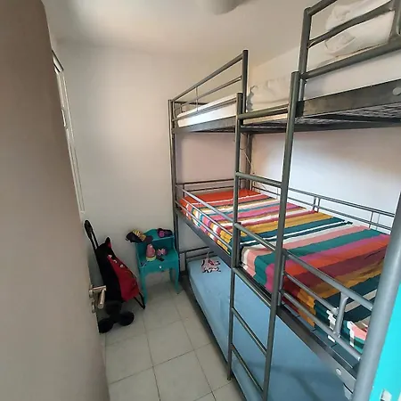 Appartement dans résidence sécurisée vue piscine, 3ème étage ss ascenseur Le Lavandou